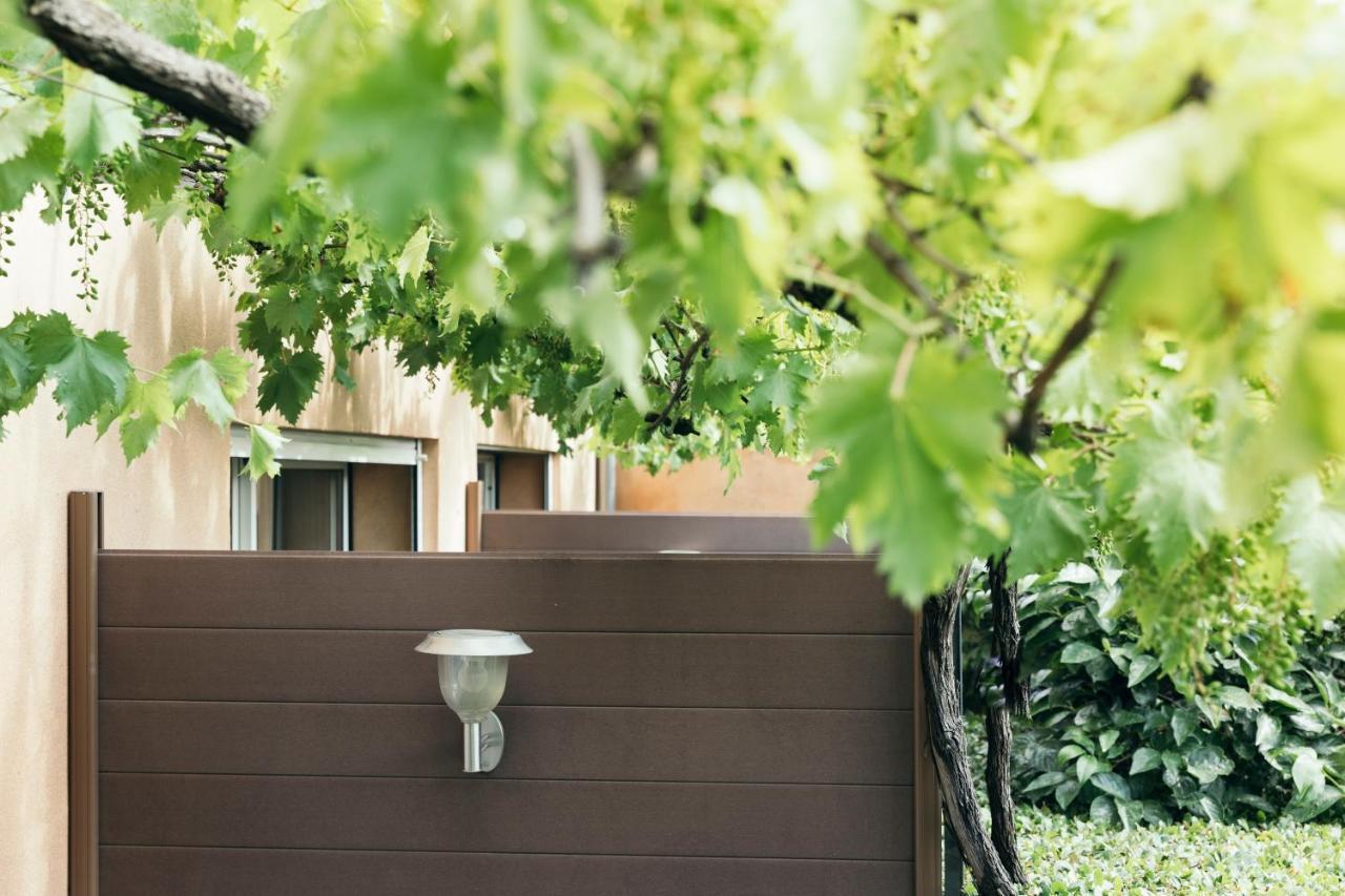 Le Carre D'Alethius Logis Hotel Restaurant Charmes-sur-Rhone Zewnętrze zdjęcie