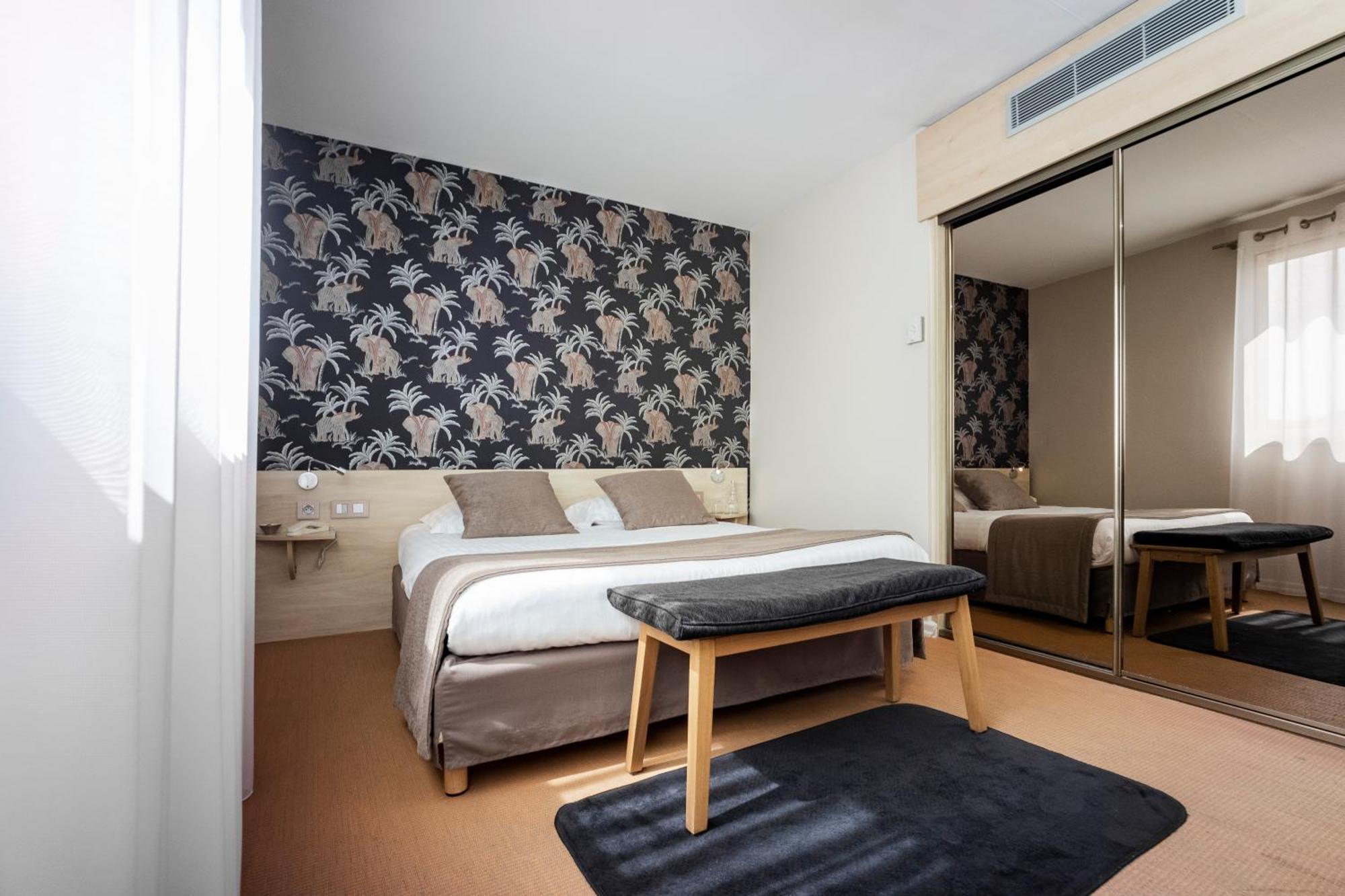 Le Carre D'Alethius Logis Hotel Restaurant Charmes-sur-Rhone Zewnętrze zdjęcie