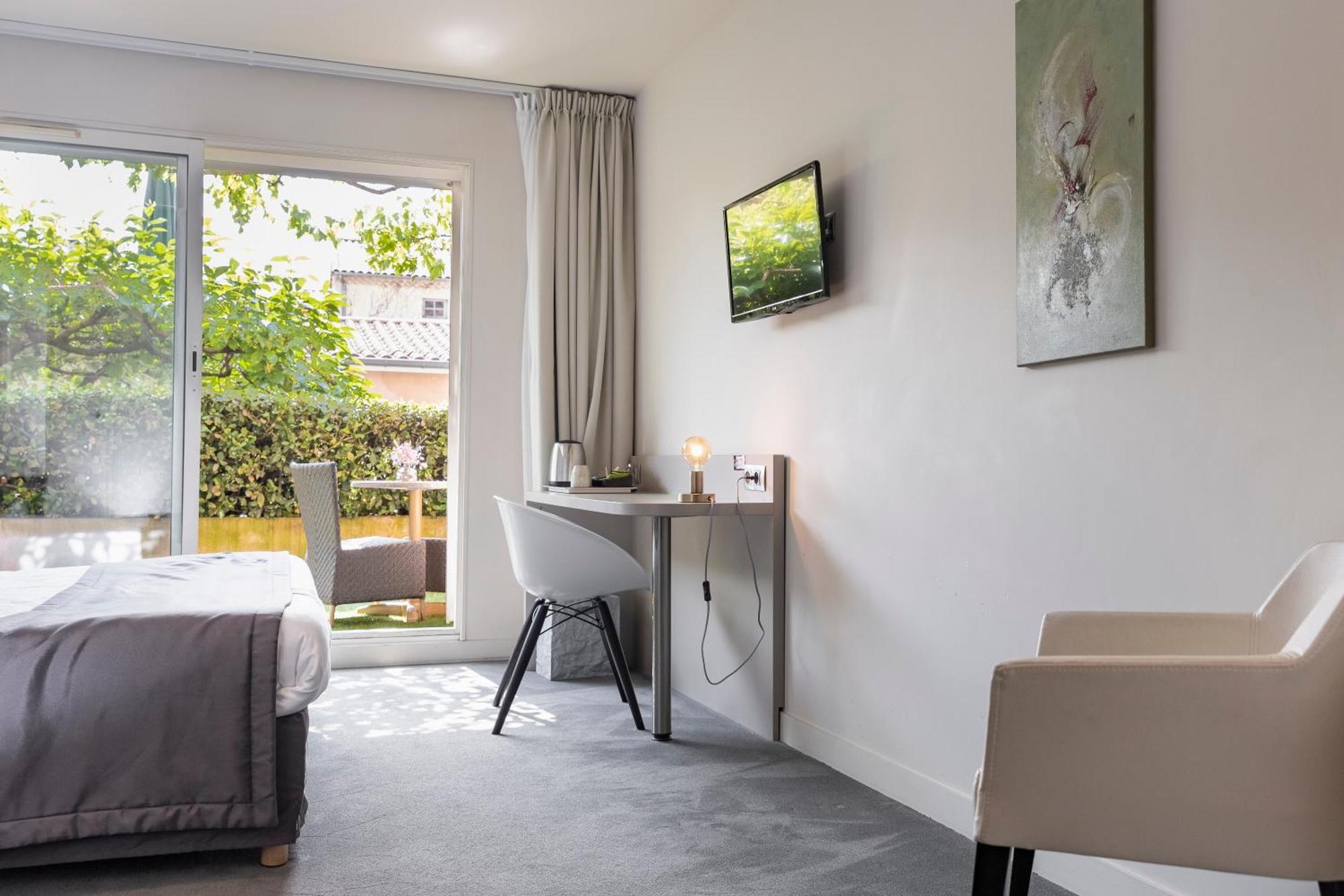 Le Carre D'Alethius Logis Hotel Restaurant Charmes-sur-Rhone Zewnętrze zdjęcie