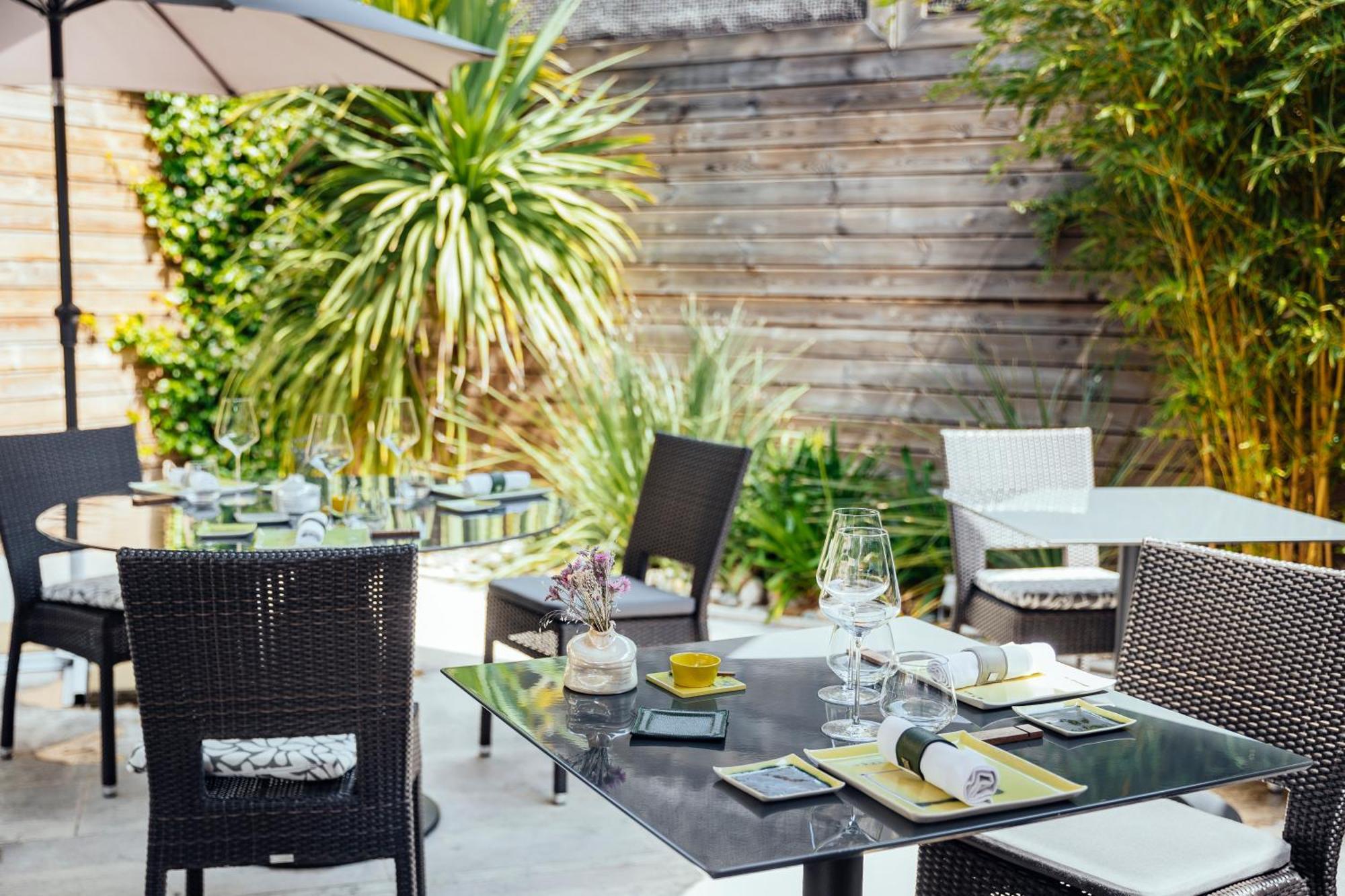 Le Carre D'Alethius Logis Hotel Restaurant Charmes-sur-Rhone Zewnętrze zdjęcie