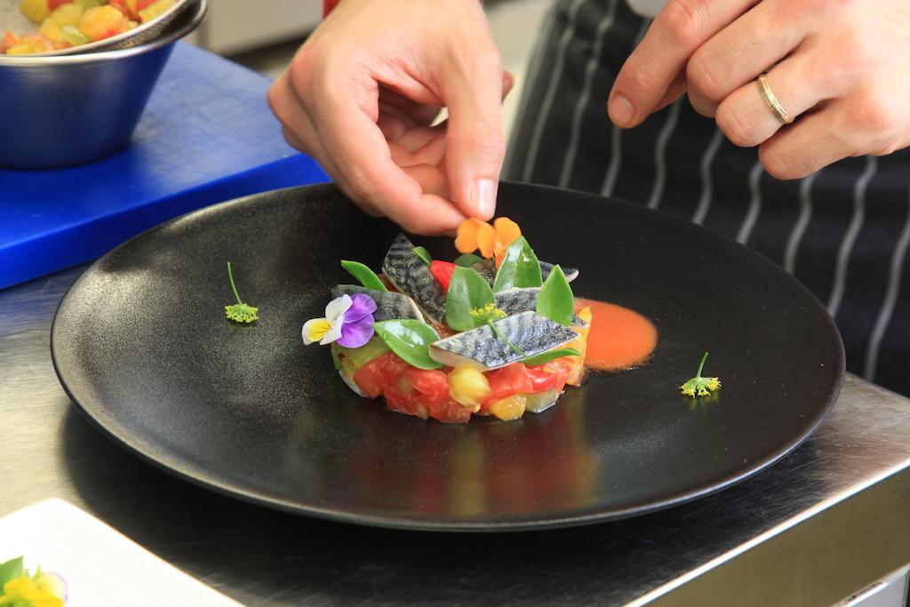 Le Carre D'Alethius Logis Hotel Restaurant Charmes-sur-Rhone Zewnętrze zdjęcie